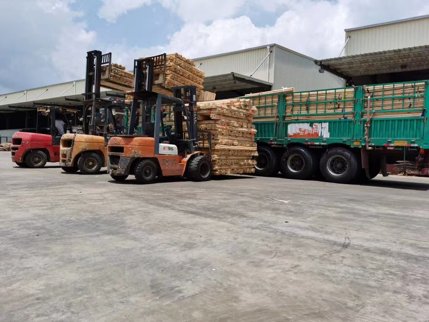 漳州至成工贸生产车间